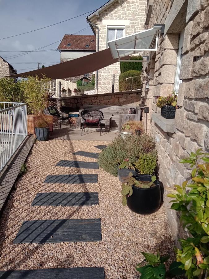 Le 28 Bed and Breakfast Uzerche Exteriör bild