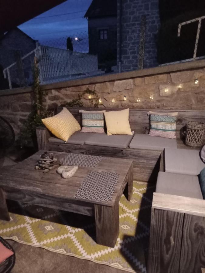 Le 28 Bed and Breakfast Uzerche Exteriör bild