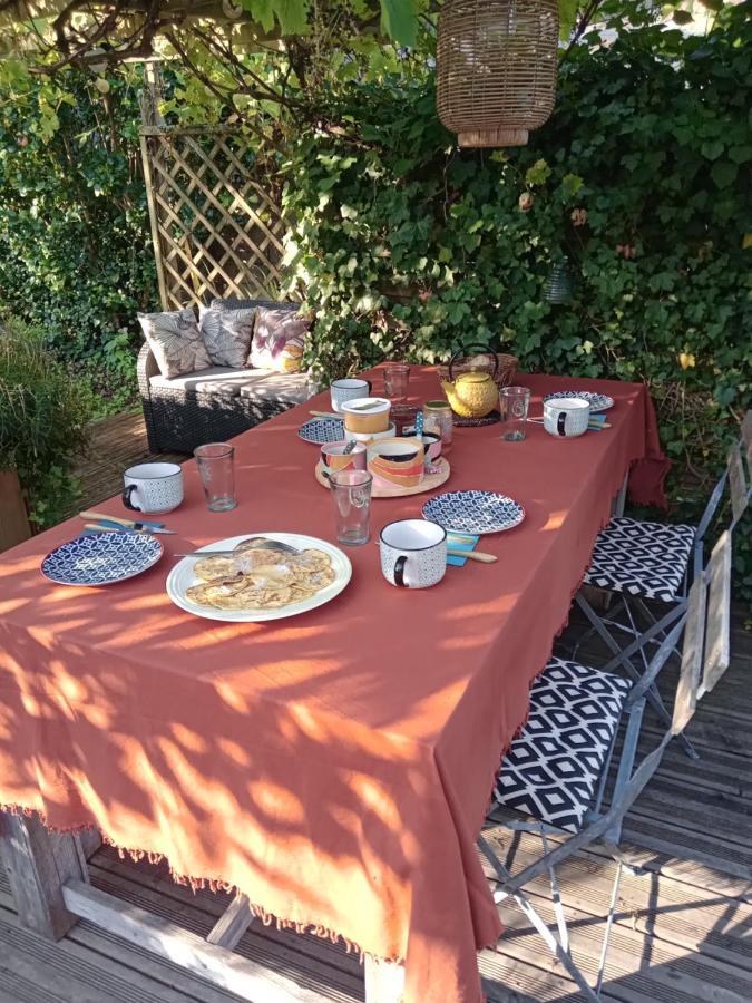 Le 28 Bed and Breakfast Uzerche Exteriör bild